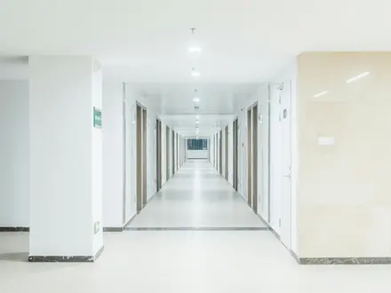 Duurzame warmwater- en verwarmingssystemen voor zorginstellingen, geleverd door Inoxcon en afgestemd op continu gebruik en hoge betrouwbaarheid.
